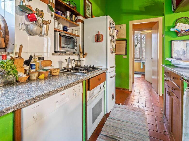Colourful Holiday Home In Castelletto Ticino With Jacuzzi