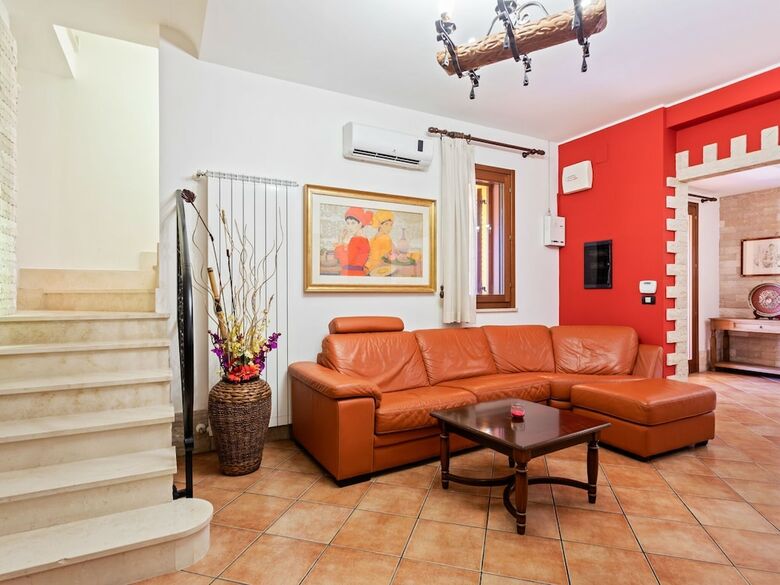 Peaceful Holiday Home In Punta Milocca With Private Pool
