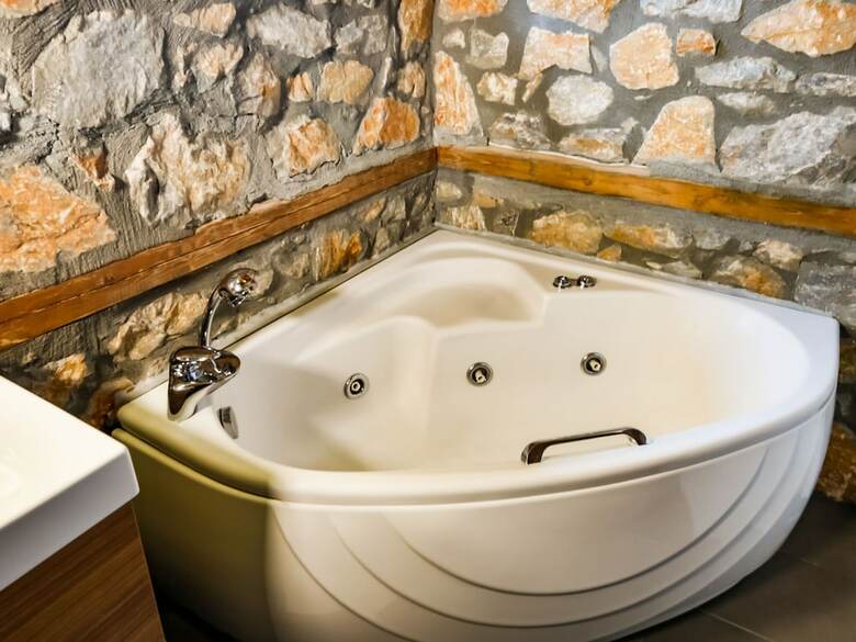 Traditional Holiday Home In Pella With Jacuzzi