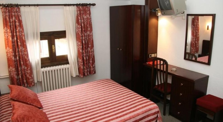 Hotel Pyr�n�es