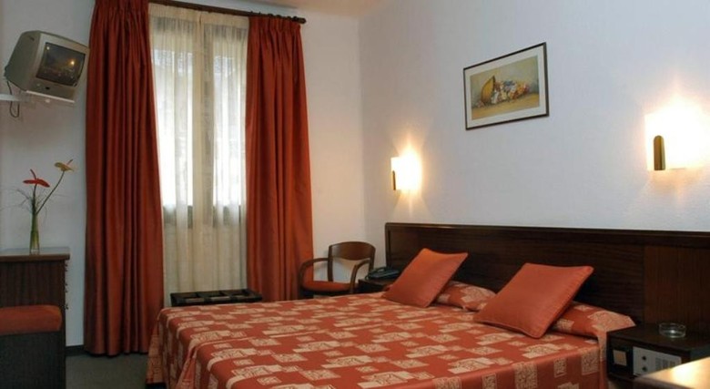 Hotel Pyr�n�es