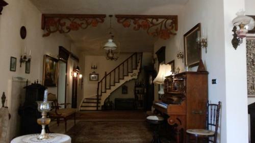 Hostal Retro - 19th Century Guest House