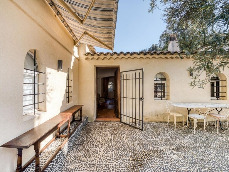 Charming Villa With Private Pool And In Quiet Area In La M�le