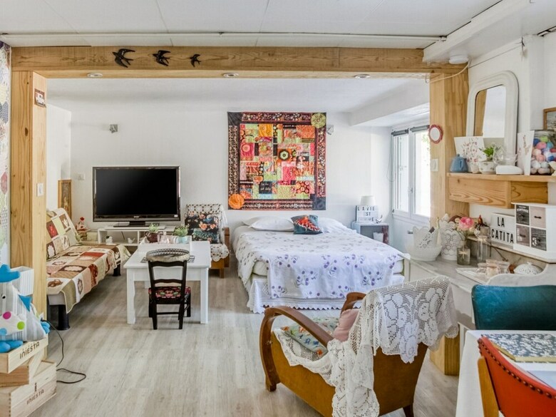 Comfortable Holiday Home In Roanne With Swimming Pool