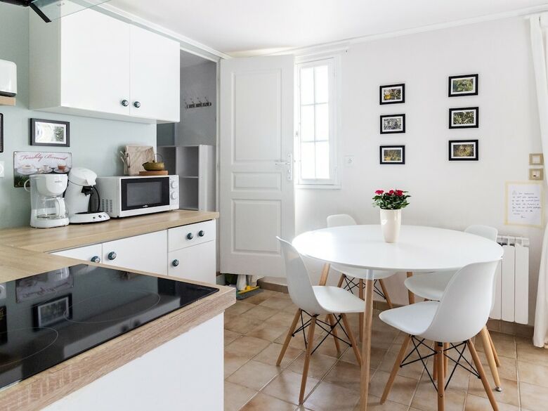 Lush Villa In Gargas With Private Swimming Pool