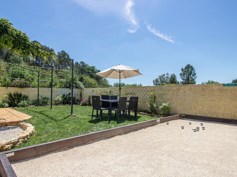 Lush Villa In Gargas With Private Swimming Pool