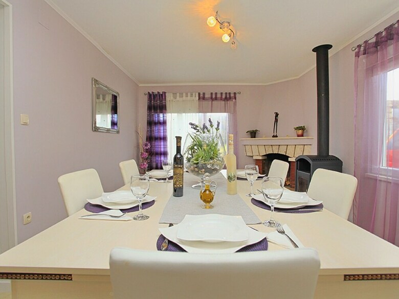Alluring Holiday Home In Kor?ula With Whirlpool