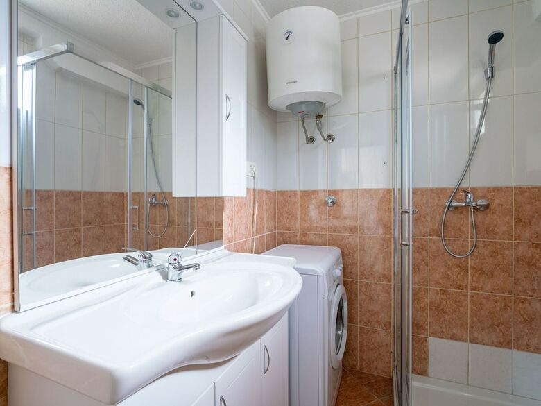 Elegant Holiday Home In Lovran With Swimming Pool