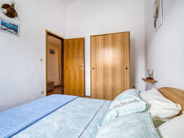 Modern Apartment In Punat With Balcony