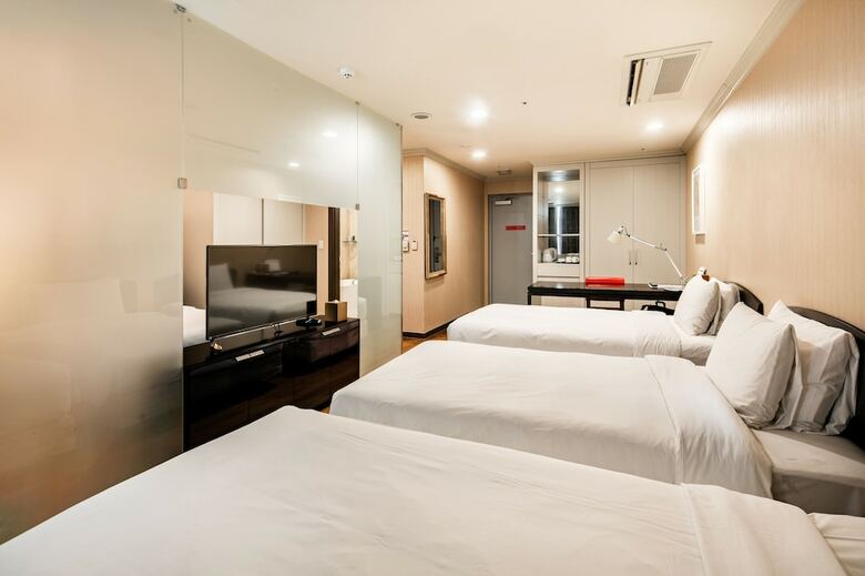 Ramada Hotels & Suites Seoul Namdaemun