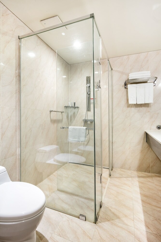 Ramada Hotels & Suites Seoul Namdaemun