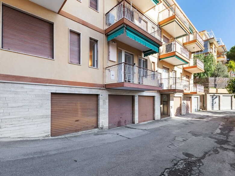 Attractive Apartment In Sanremo With Balcony