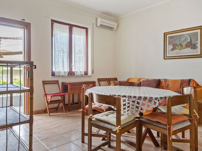 Warm Holiday Home In Falerna Marina With Terrace