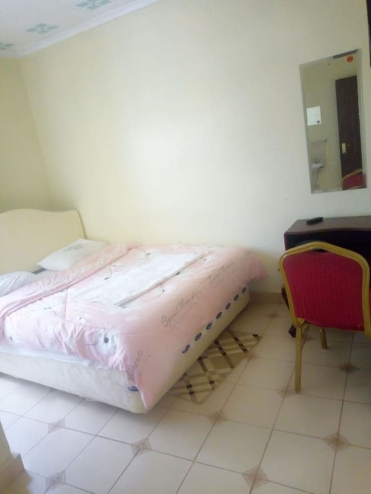 Hotel Senior Chief Wambugu Palace