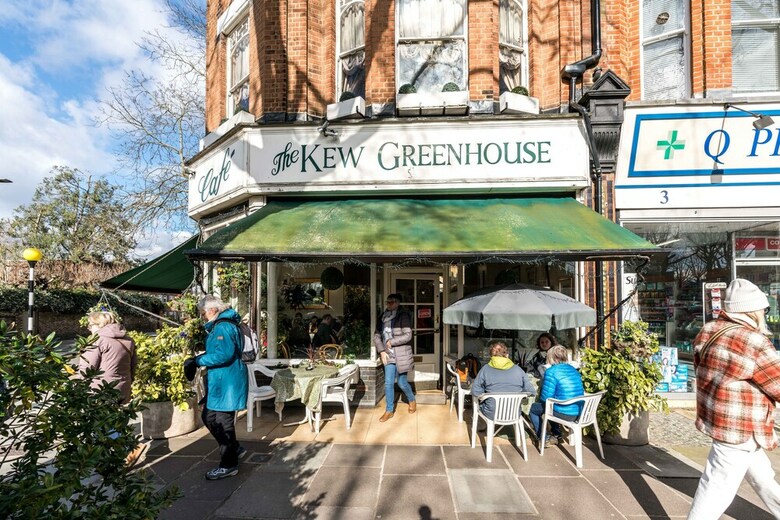 3bd Mews House With Courtyard In Kew
