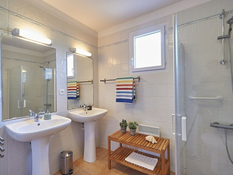 Attractive Holiday Villa On The Sainte Baume Massif