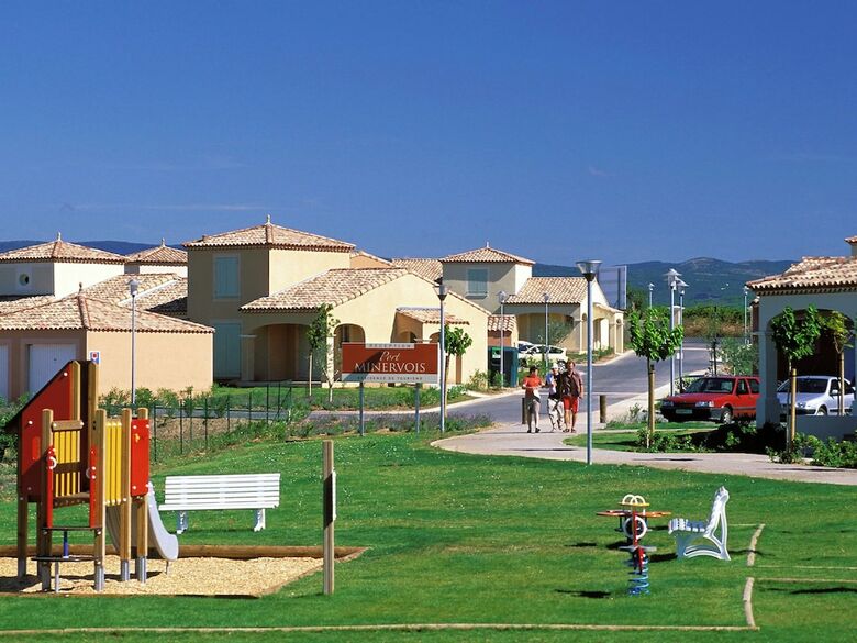 Attached House With Terrace Or Loggia Located In Languedoc