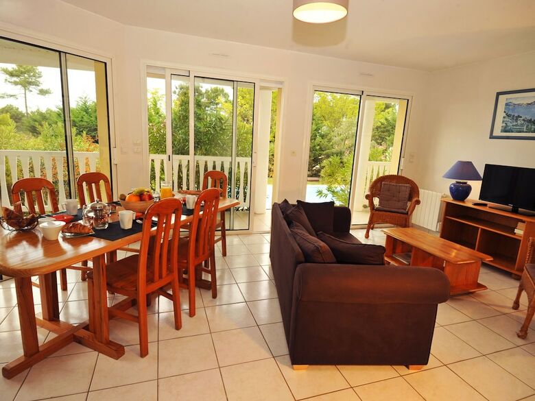 Beautiful Villa With A Private Pool Behind The Dunes