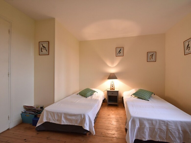 Pleasant Cottage In Asni�res With Terrace