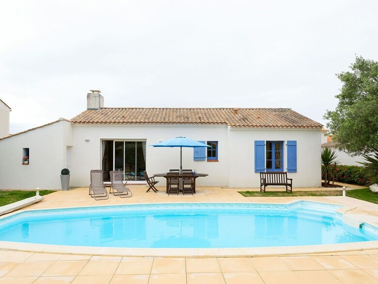 Luxurious Villa With A Dishwasher, Only 3.5km From The Beach