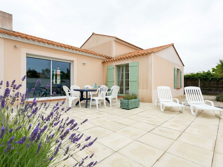 Luxurious Villa With A Dishwasher, Only 3.5km From The Beach