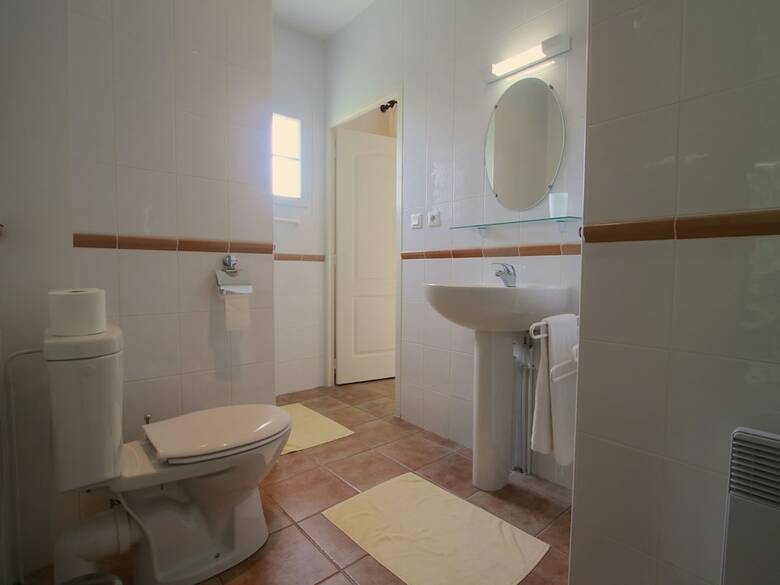 Detached Villa With Large Garden Near Beautiful Golf Course