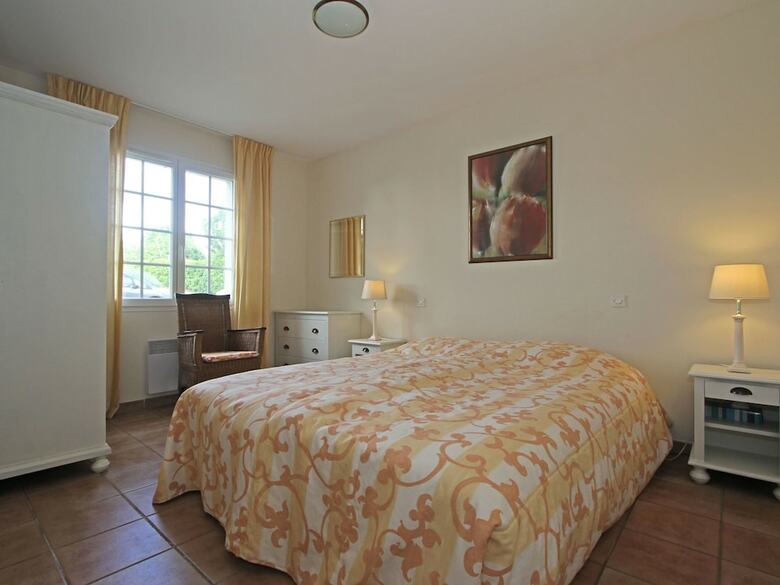 Detached Villa With Large Garden Near Beautiful Golf Course