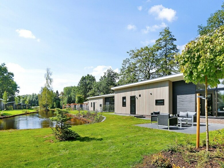 Modern Chalet With Nice Sliding Doors, Near Lochem