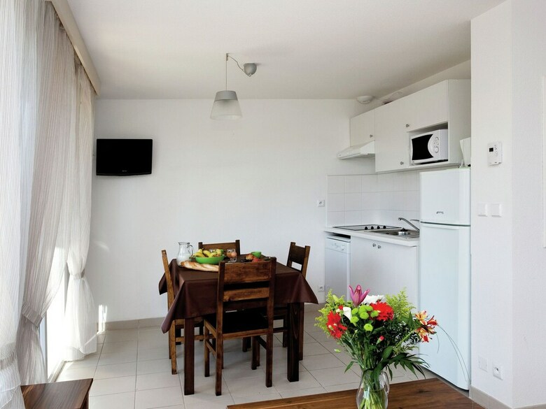 Nice Apartment With A Bbq, Near Montr�al Du Gers