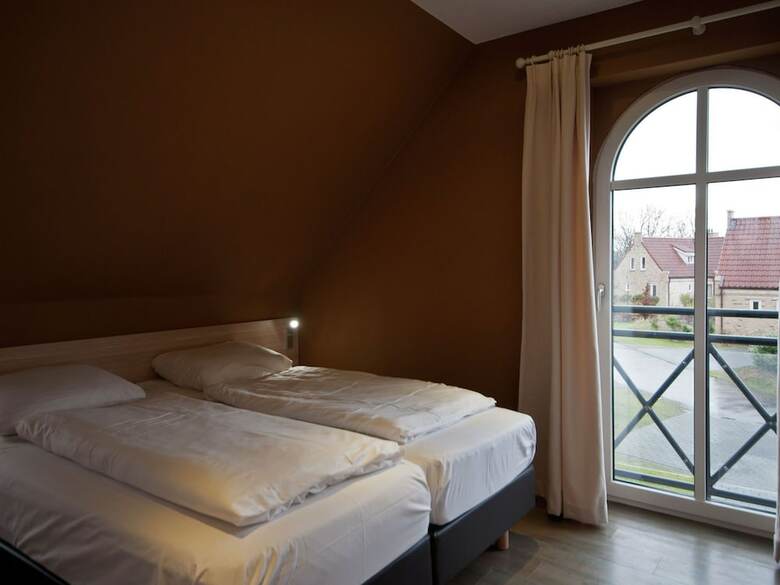 Spacious Villa With Dishwasher And Deco Fireplace On Texel