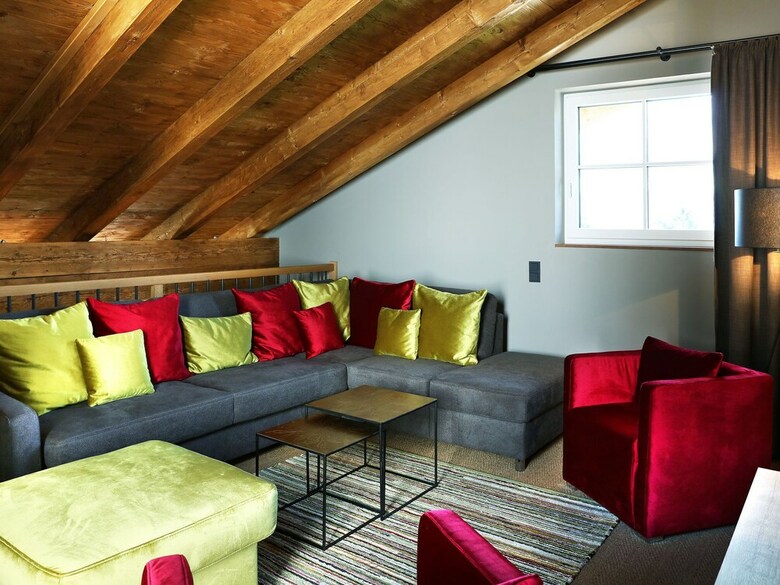 Spacious Apartment In Salzburg Amid Forest