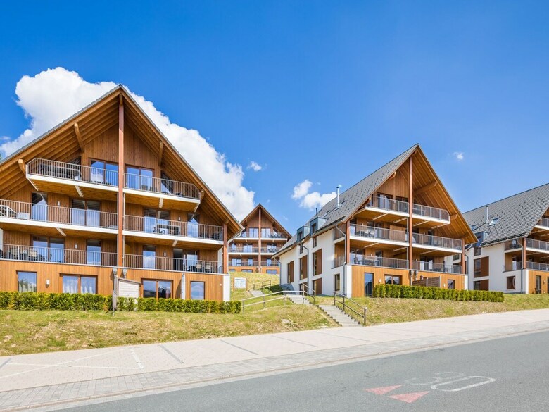 Spacious, Modern Apartment, Ten Minutes Walk From The Centre
