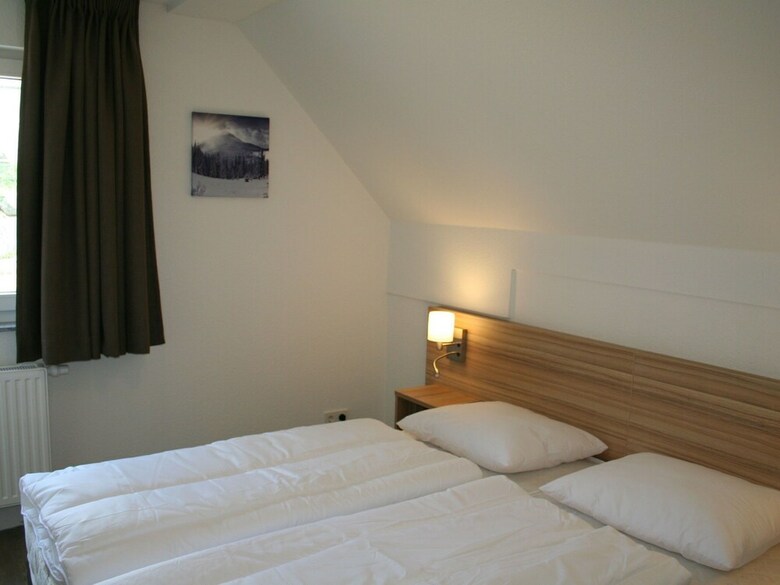 Spacious, Modern Apartment, Ten Minutes Walk From The Centre