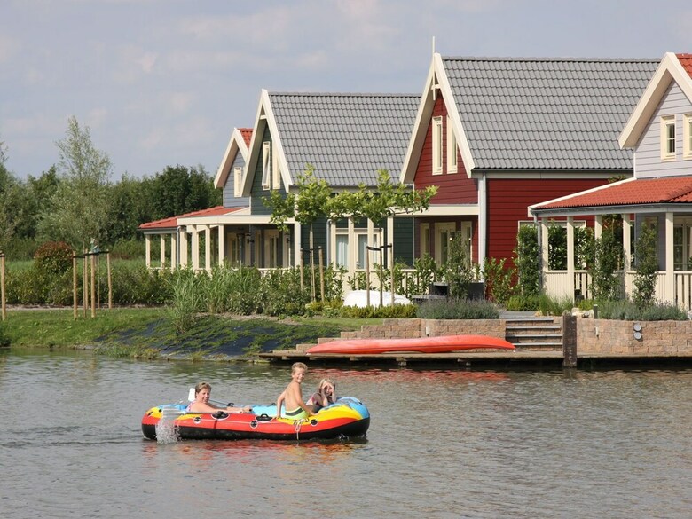 Comfortable Detached Villa With Washing Machine, In Nature