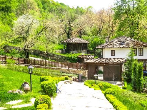 Sharlopova Guest House