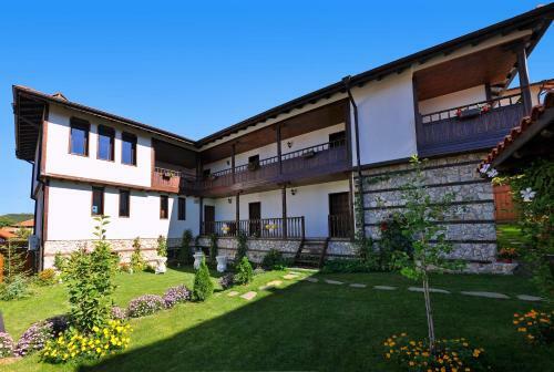 Hostal Guesthouse Trite Kambani