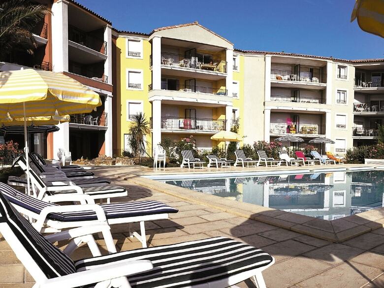 Colorful Apartment With AC At 150 M. From The Beach
