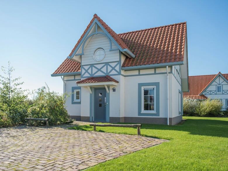 Detached Villa With Dishwasher, 400 M. From The Beach