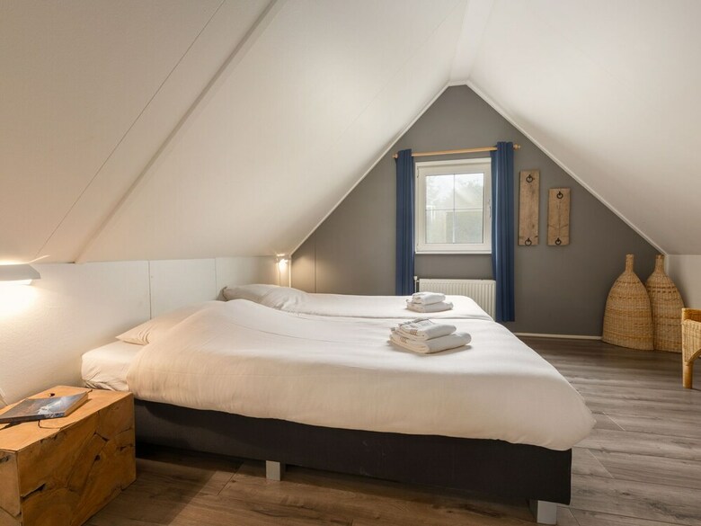 Great Thatched Villa With Solarium, In A National Park
