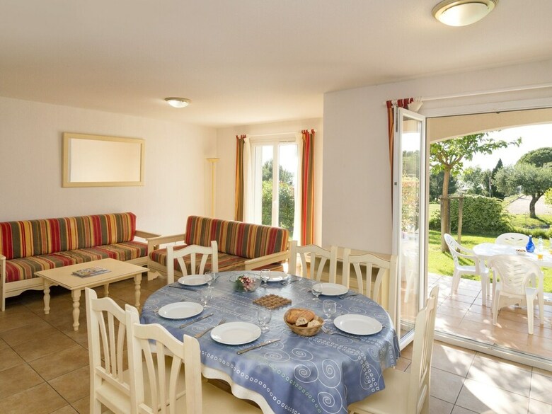 Summer Villa With Terrace Or Loggia, Located In Languedoc