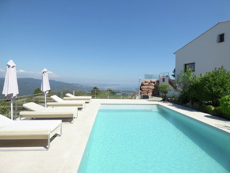 Uxurious Villa In Fr�jus With Heated Pool & Panoramic View