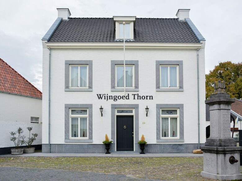 Comfortable House With A View On The Harbor, In A Water Area