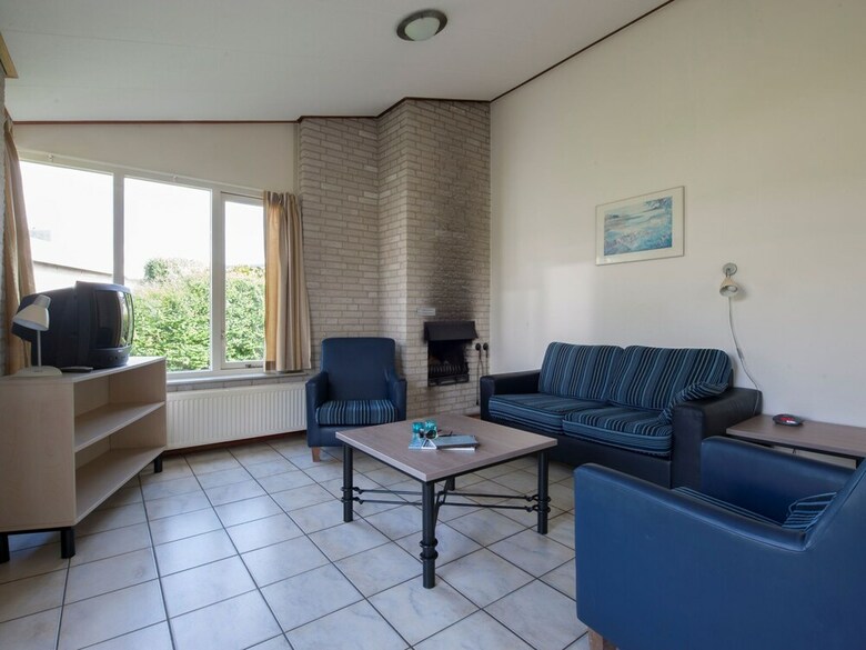 Detached Single-storey Bungalow, Sea Within Walking Distance