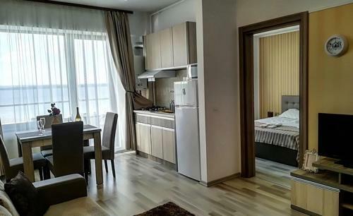 Aristocracy Summerland Apartment