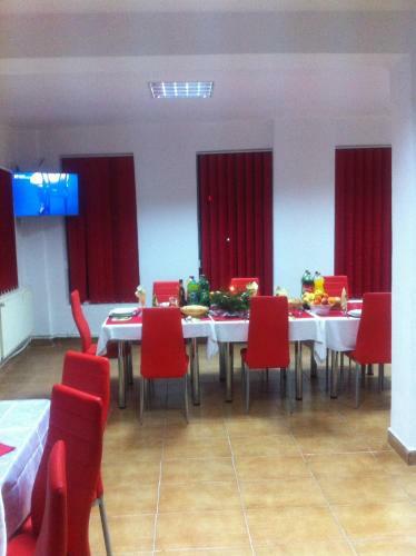 Hostal Pensiunea White House