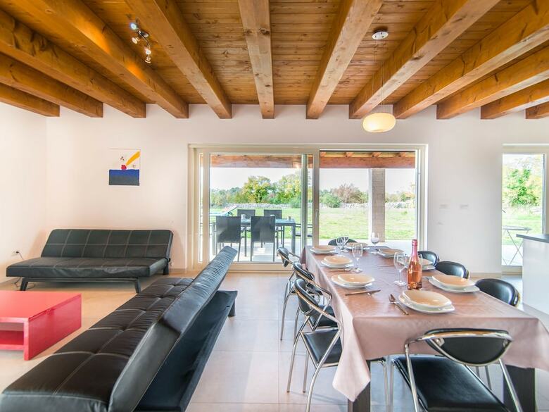 Detached Villa With Private Pool And Large Garden, In A Quiet Area