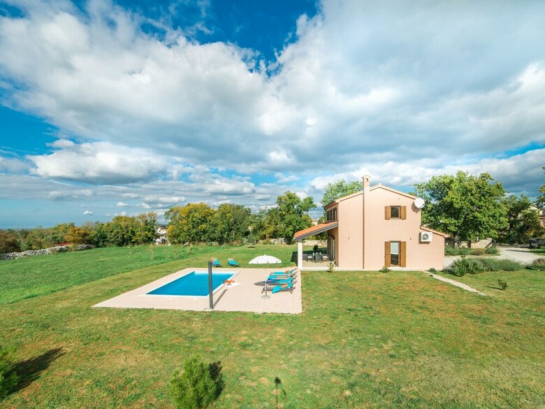 Detached Villa With Private Pool And Large Garden, In A Quiet Area