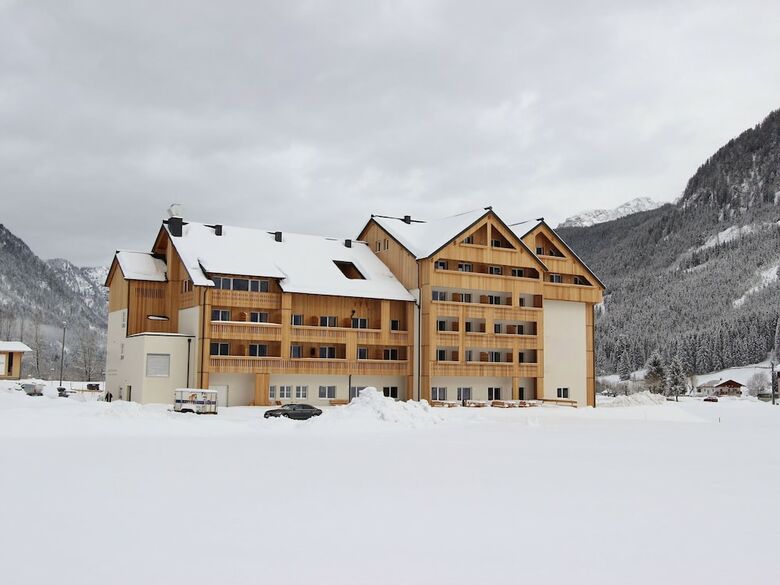 Attractive Apartment In Gosau With Shared Sauna