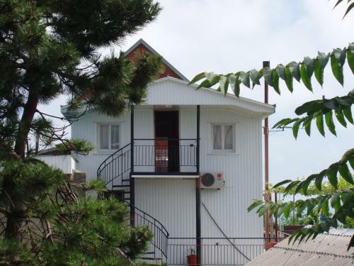 Hostal Chaika Guest House