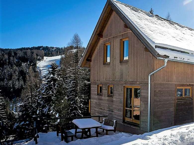 Spacious Chalet In Turracherhohe With Sauna